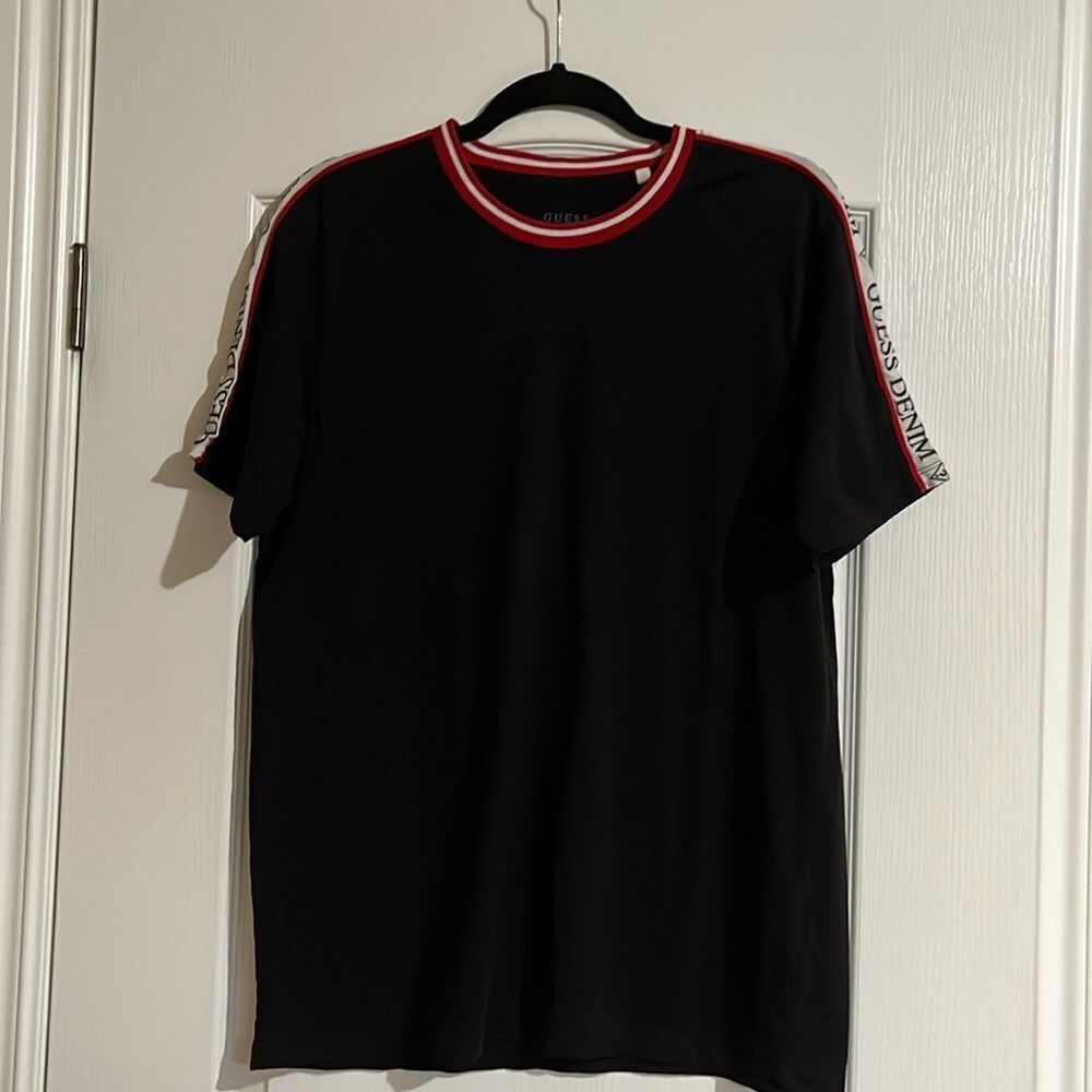 Guess Black T-shirt/ Size L